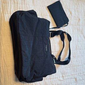Baggallini Black Travel Bag with Pouch and pockets everywhere